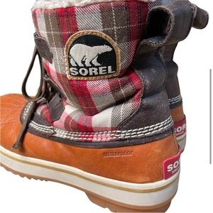 Sorry plaid boots, size 9.